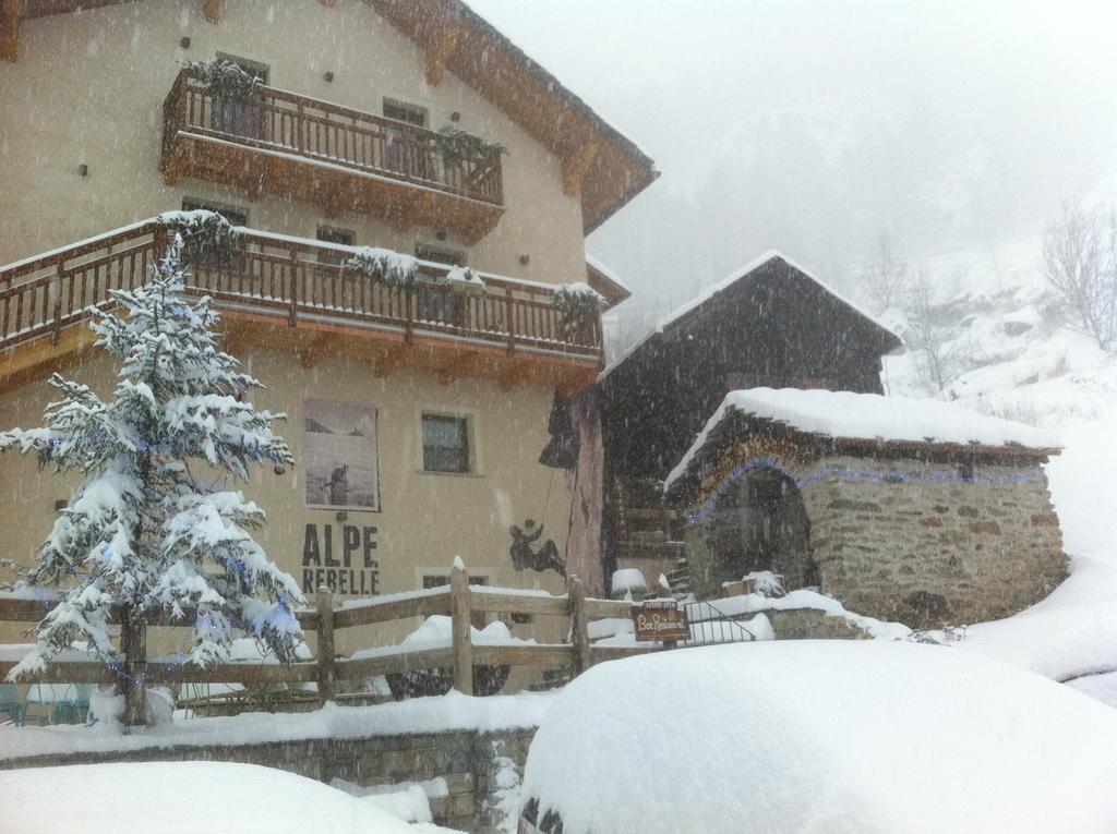 Alpe Rebelle Bed & Breakfast Bionaz Exterior foto